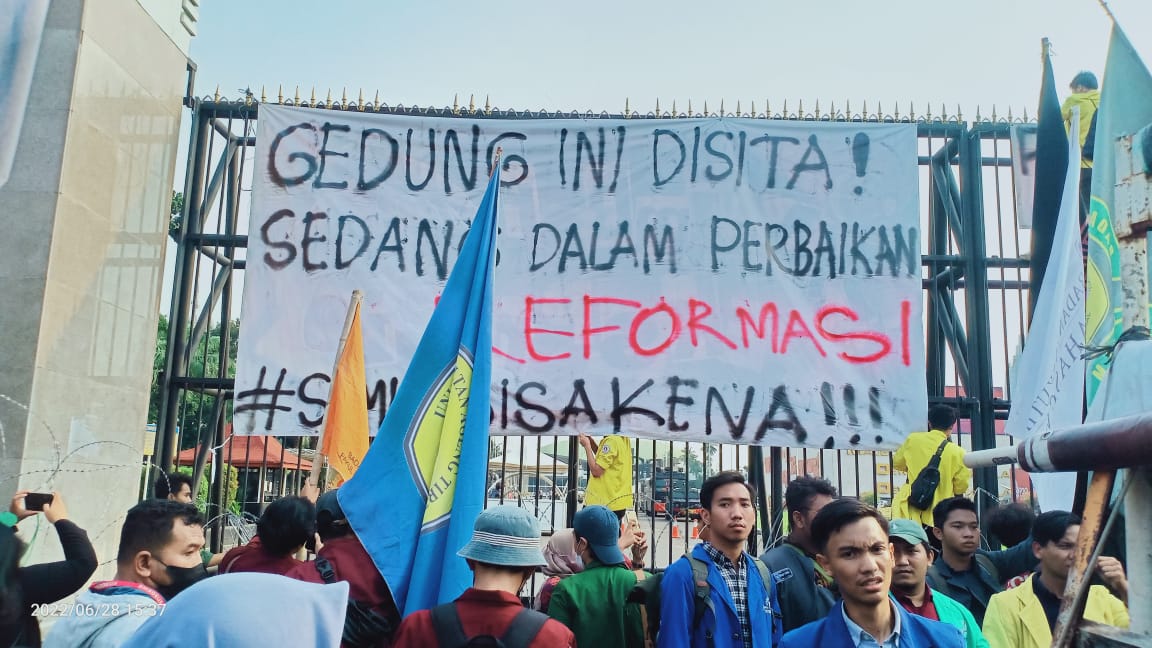 Gedung DPR RI Disita Mahasiswa!