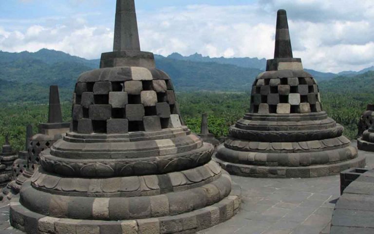 Tak Pengaruh Isu Harga Tiket Naik, Pengunjung Candi Borobudur Tetap Ramai