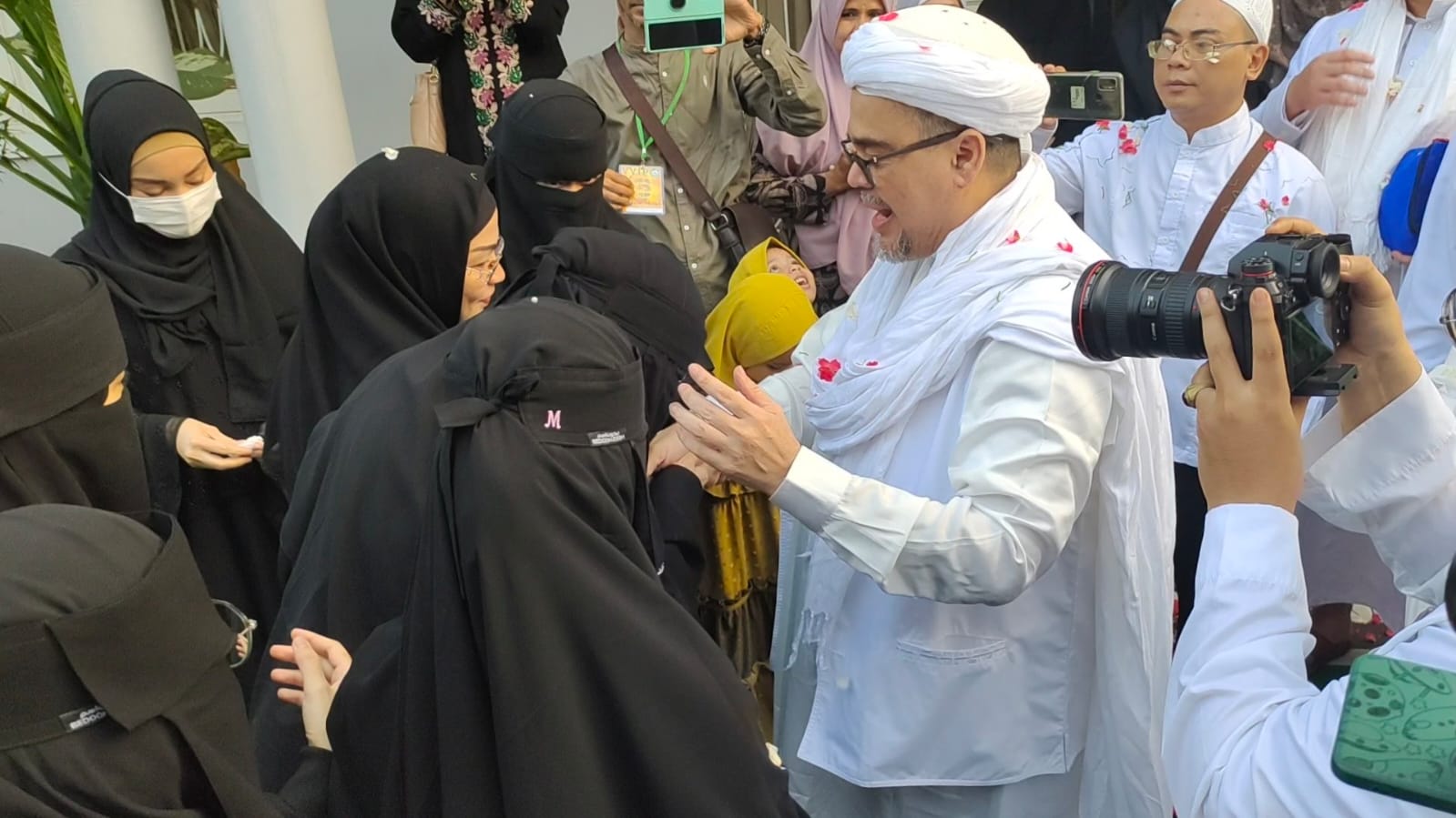 Dokter Ini Usul Habib Rizieq Shihab Bikin Partai untuk 2024