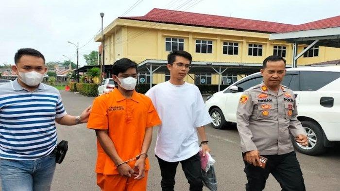 Pelaku Penusukan