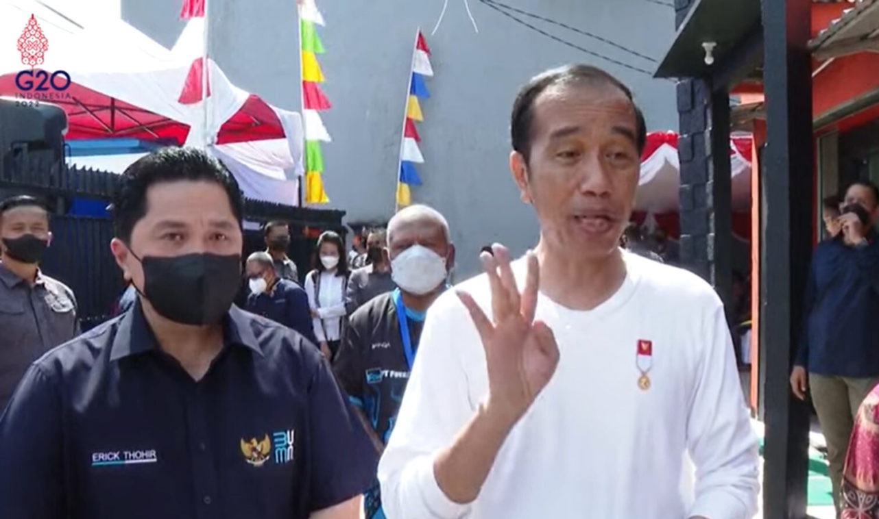Jelang Harga BBM Naik, Jokowi Bagi-bagi BLT