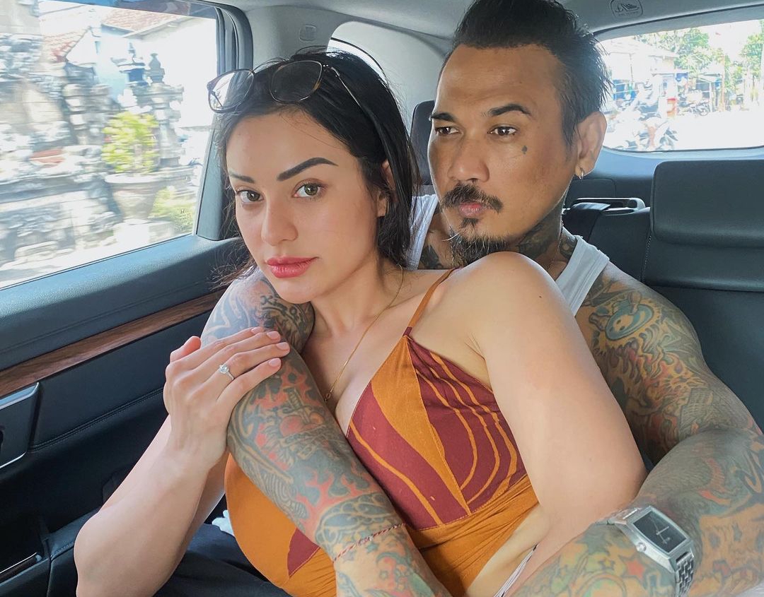 Nora dan Jerinx