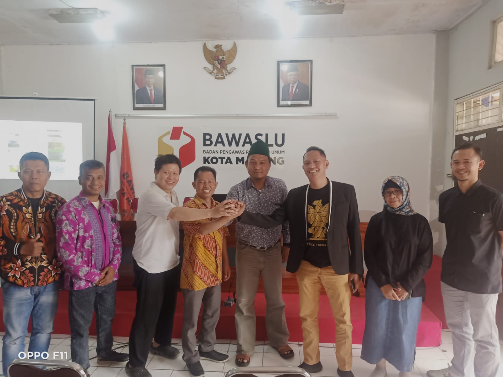 Barikade GusDur Datangi Bawaslu Kota Malang Laporkan Tabloid ‘Mengapa Harus Anies’ yang Banyak Beredar di Masjid