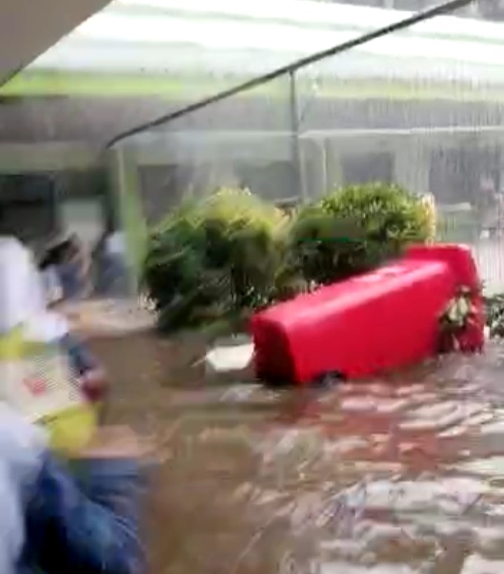 Di Tengah Polemik Anies Capres, Banjir Terus Selimuti Wilayah Jakarta