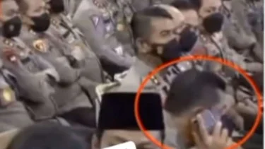 Viral Irjen Fadhil Imran Terima Telepon Saat Pengarahan di Istana, Cek Faktanya!