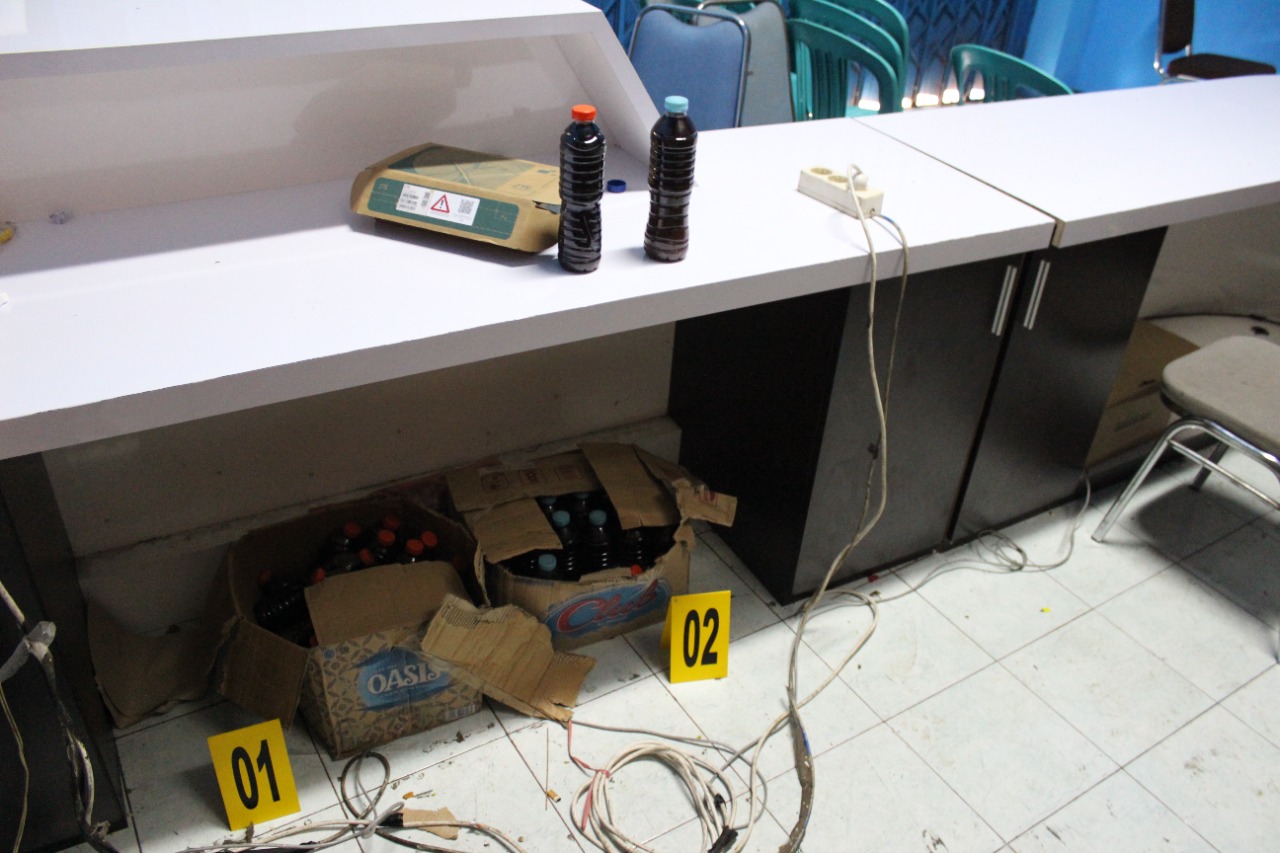 Terekam CCTV, Pelaku Pengerusakan & Pembakaran Stadion Kanjuruhan Dihimbau Segera Menyerahkan Diri