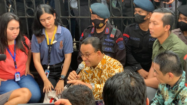 Pedas! Peserta Aksi di Balai Kota DKI : Bapak Anies Enggak Becus Urus Jakarta!