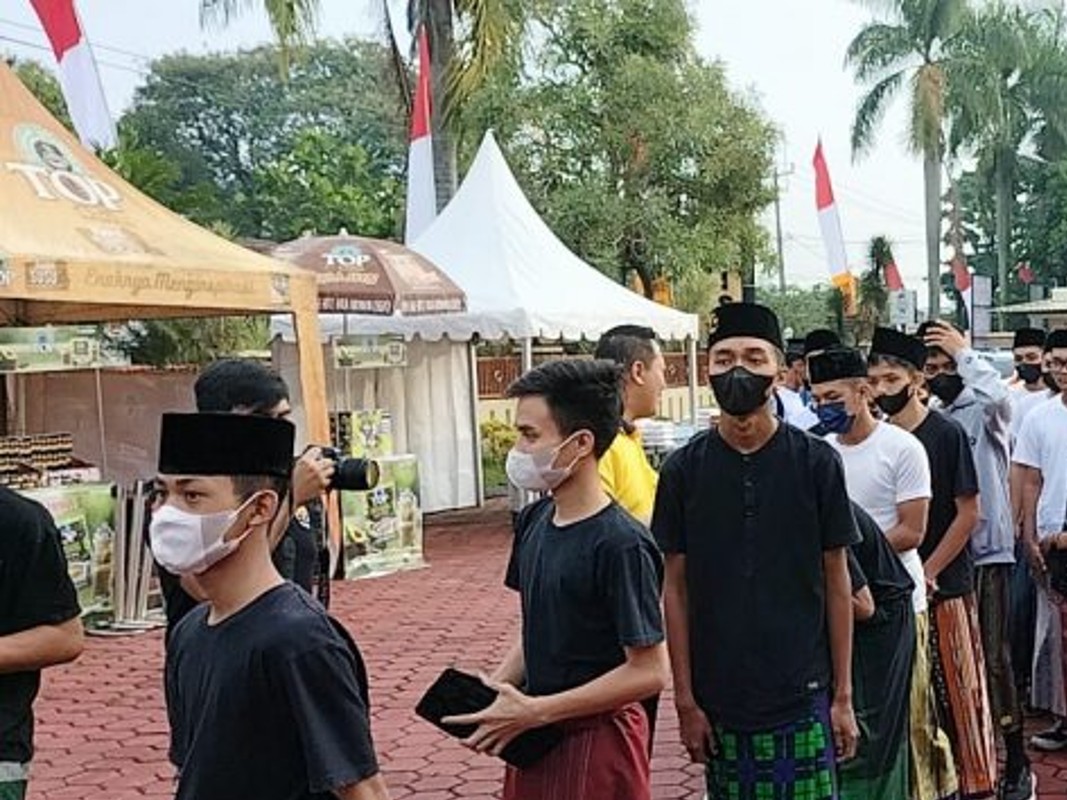 Hari Santri Nasional 2022: Polresta Bandung Ajak Ribuan Santri Olahraga Bersama