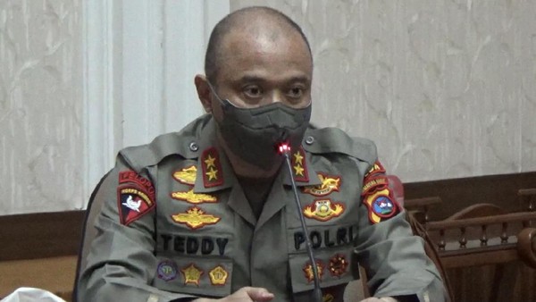 Teddy Minahasa Sakit, Pemeriksaan Ditunda
