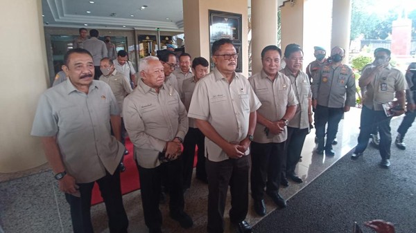 Para Eks Kapolri Rame-rame Geruduk Mabes Polri, Ada Apa?