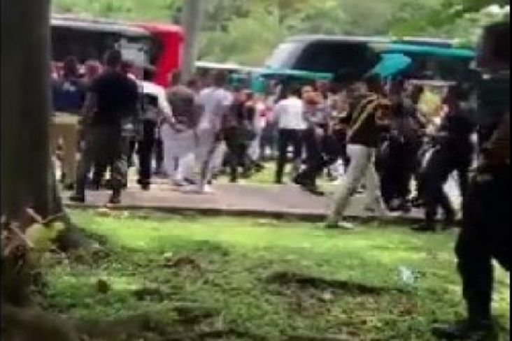 Gegara Senggolan Sesama Taruna Kemenhub Baku Hantam di Monas
