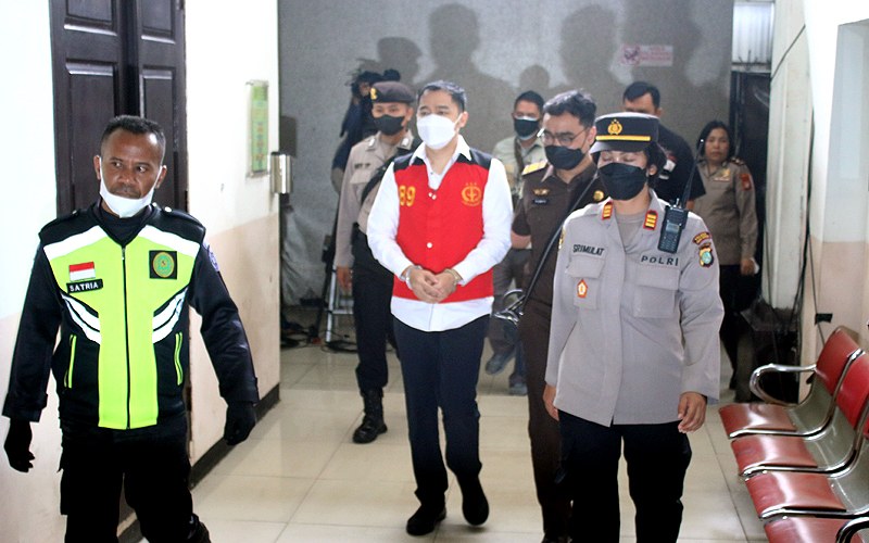 Hakim Tolak Eksepsi Terdakwa Arif Rachman