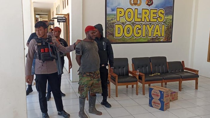 Polisi Berhasil Tangkap Ketua KNPPB, Dalang Kerusuhan Dogiyai