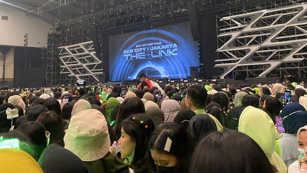 Dihentikan Aparat karena Puluhan Pingsan di Konser NCT 127, Tepatkah? Ini Kata Spesialis