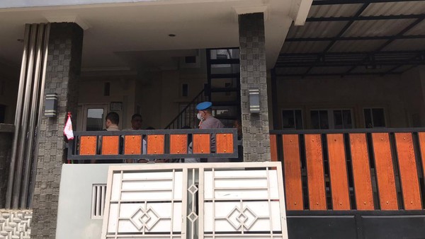 pra rekonstruksi ayah bunuh anak di depok