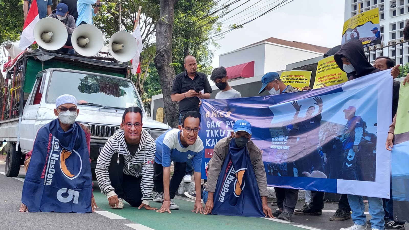 Aksi Colong Start Kampanye Anies Baswedan di Bawaslu dan KPU