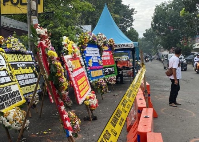Masyarakat Terus Dukung Polri Tindak Tegas Pelaku Terorisme Sampai Keakar-akarnya !