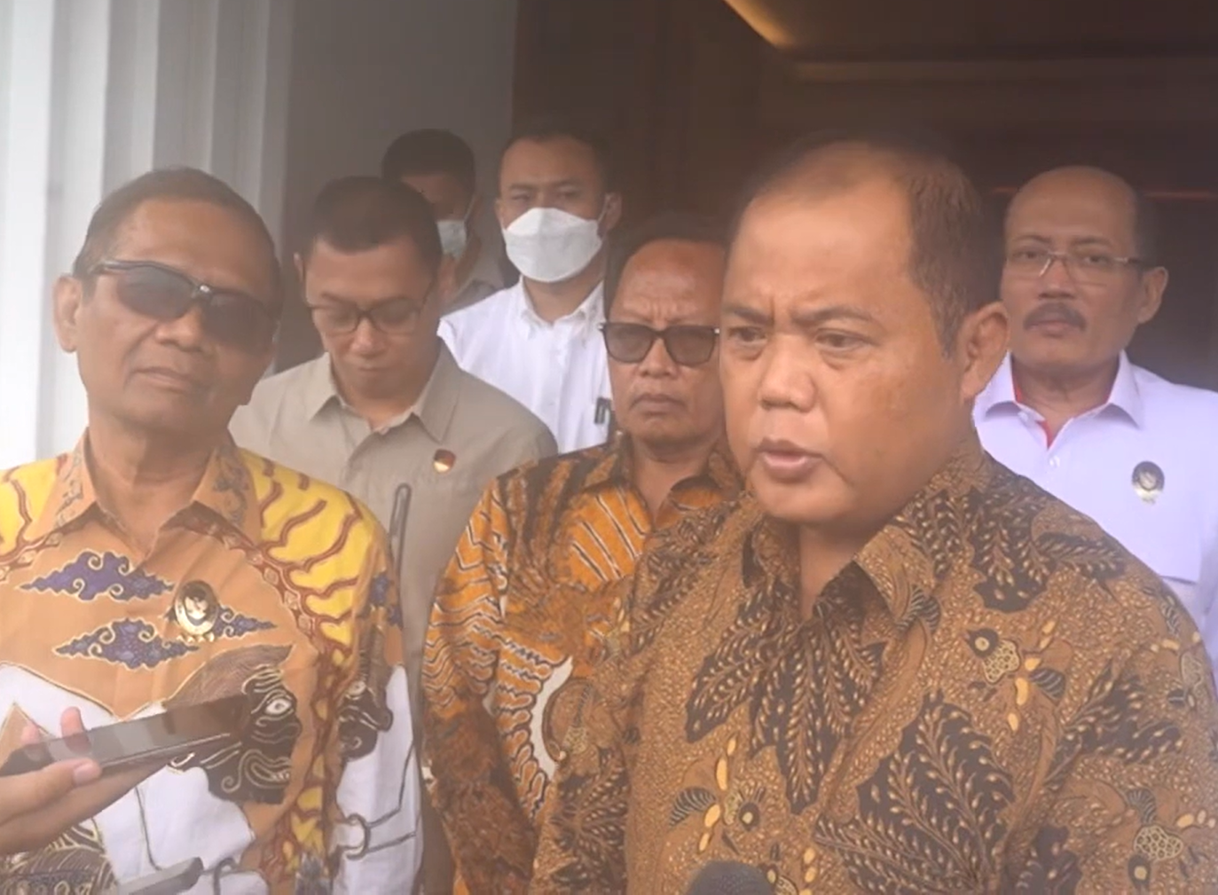 juliyatmono dan mahfud md
