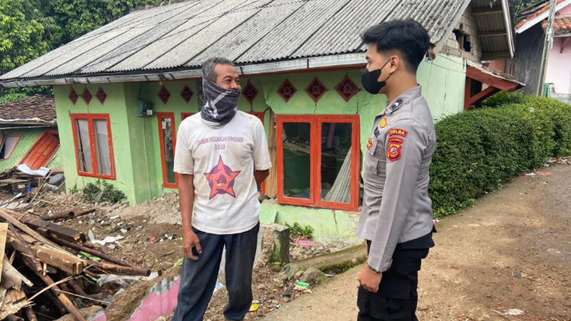 Pastikan Rumah Warga Korban Gempa Aman, Polisi Aktif Patroli Dialogis