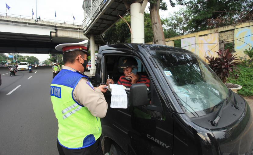 Polda Metro Terapkan Kembali Tilang Manual