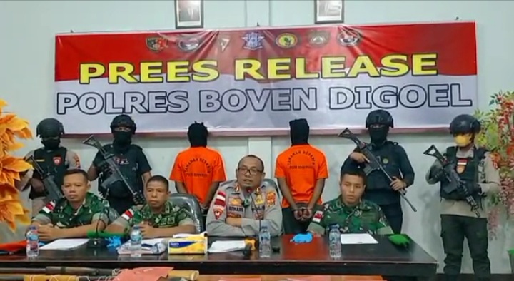 Polisi Berhasil Tangkap 2 Anggota KKB Penyelundup Senjata dari Papua Nugini