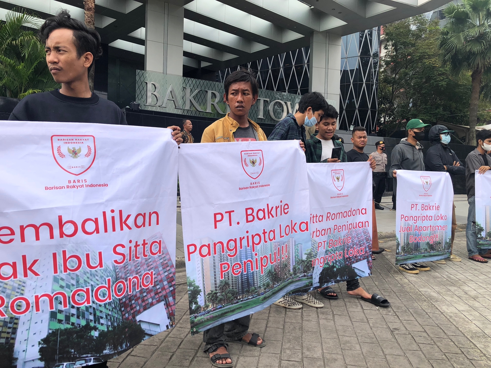 Bakrie Tower Didemo Masyarakat Perkara Penjualan Apartemen Sentra Timur