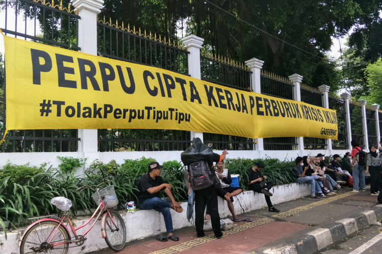 Babak baru dunia investasi dan tenaga kerja dalam Perppu Cipta Kerja