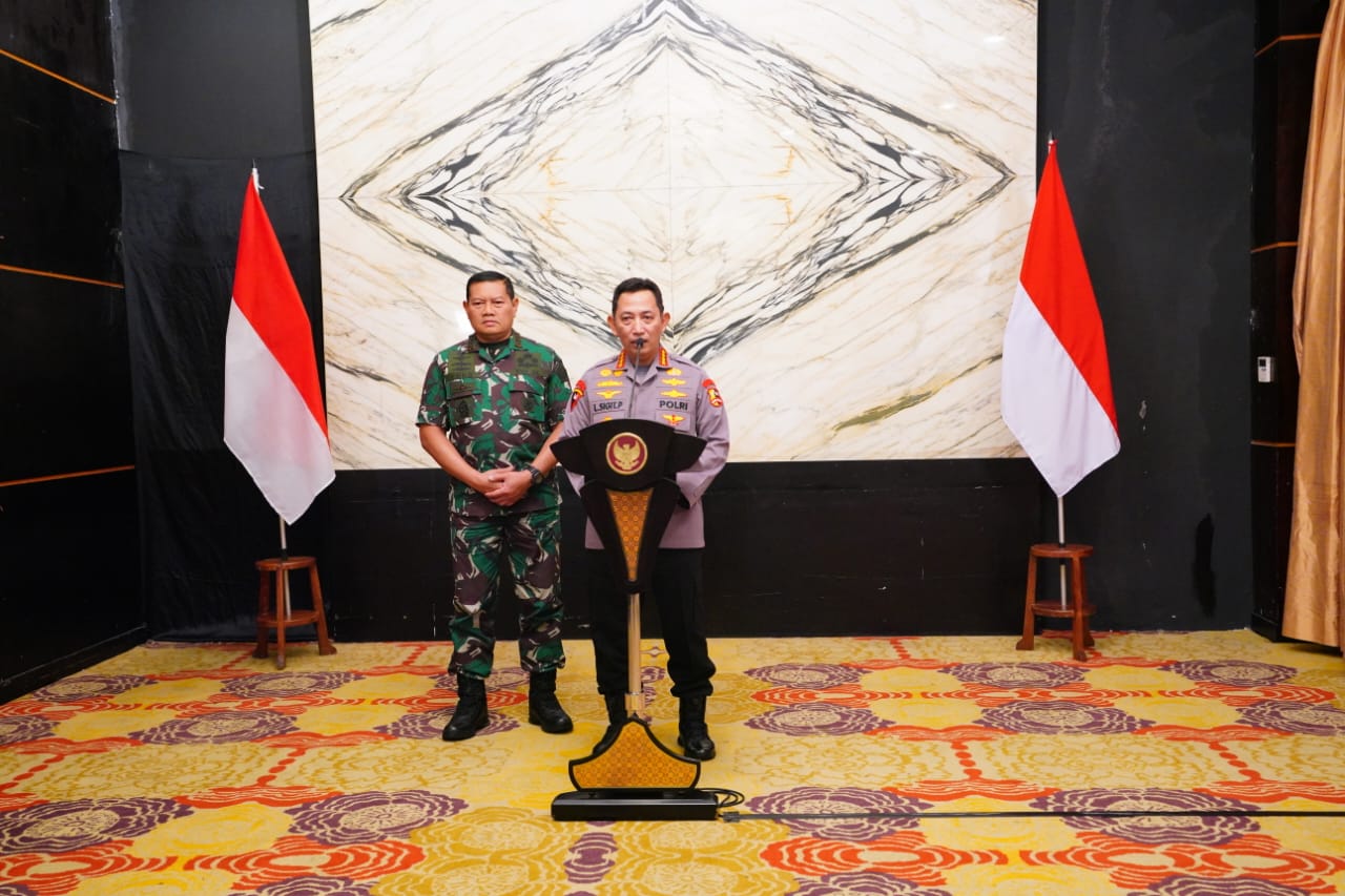Ratas Bareng Presiden, Kapolri Tegaskan TNI-Polri Kawal Seluruh Kebijakan di Papua