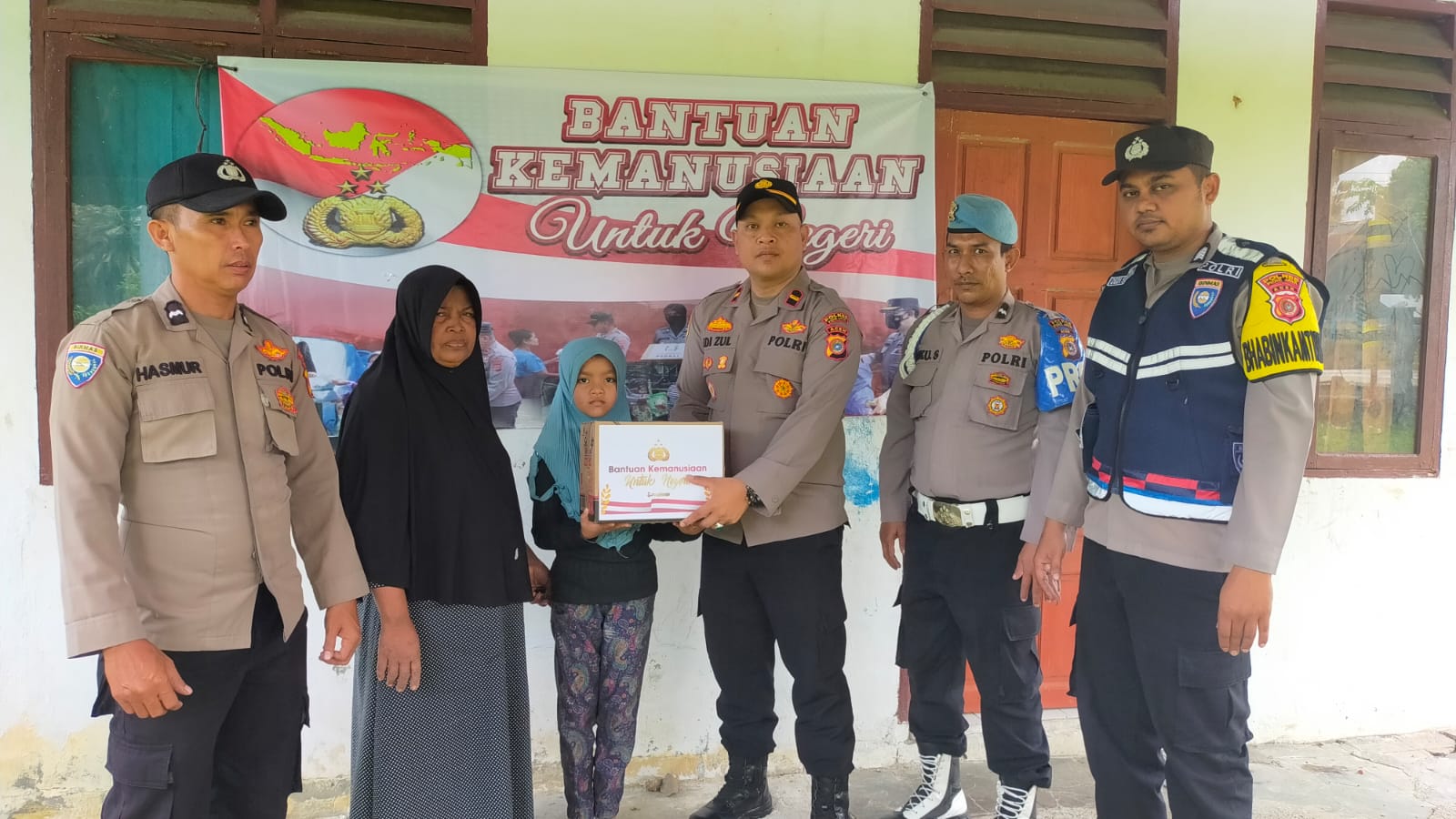 Polri Peduli, Polsek Panteraja Salurkan Bantuan Kemanusiaan untuk Negeri