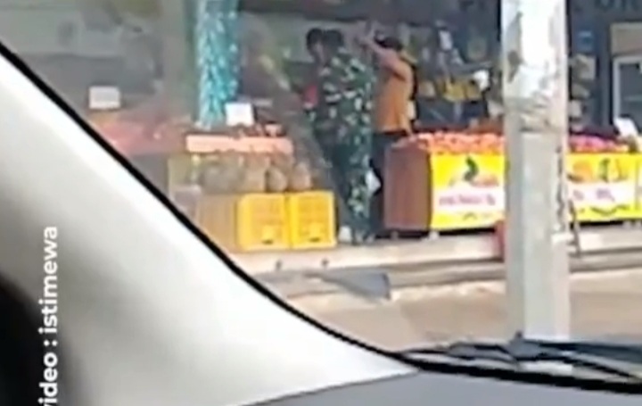 Viral Oknum Anggota TNI Berseragam Lengkap Diduga Aniaya Orang Dalam Toko Buah