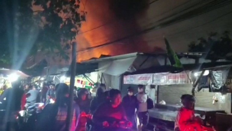 Dampak Kebakaran Depo Pertamina, Ratusan Warga Terpaksa Mengungsi