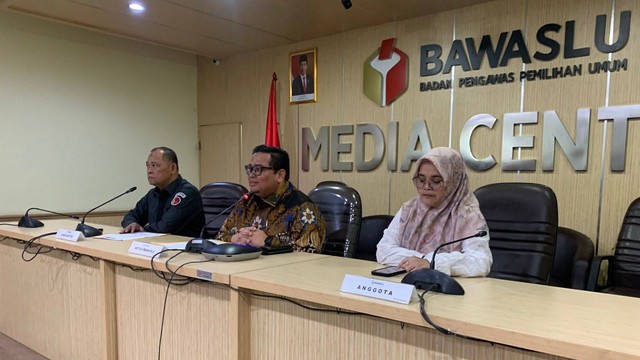 Politikus PDIP Bagi-bagi Amplop di Masjid, Bawaslu : Bukan Pelanggaran