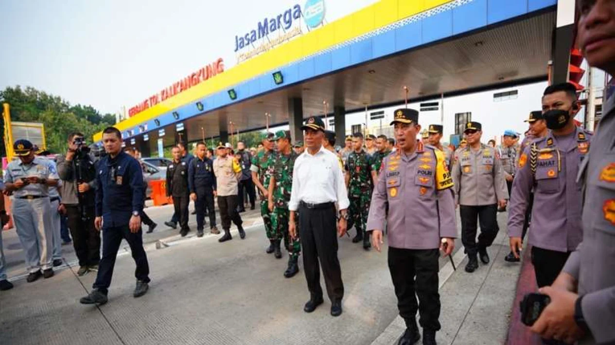 120 Juta Pemudik Balik ke Kampung Halaman Tanpa Hambatan, Kapolri Mendapat Apresiasi dari Kiai