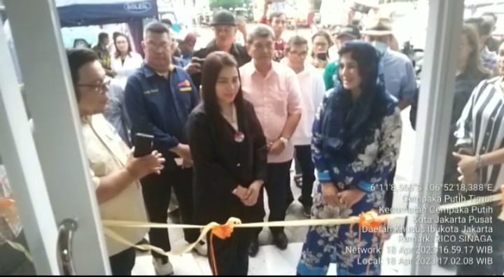 Penampakan Saut Situmorang Relawan Anies
