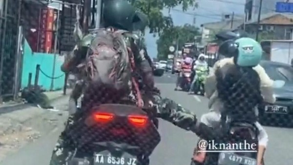 Praka ANG Penendang Motor Ibu dan Anak Anggota Denhanud Kopasgat