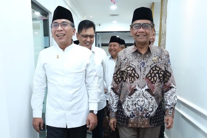 Gus Yahya dan Mahfud MD