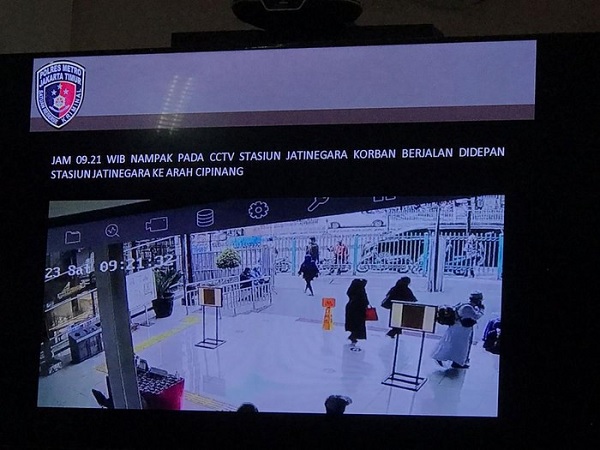 Perwira Tertabrak Kereta Api