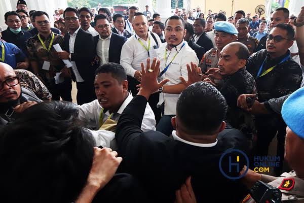 Pemilihan Ketua Peradi Jaksel Ricuh, Puluhan Advokat Saling Dorong