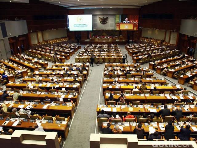 Cegah Pembusukan Demokrasi, Masa Jabatan Legislatif Harus Dibatasi