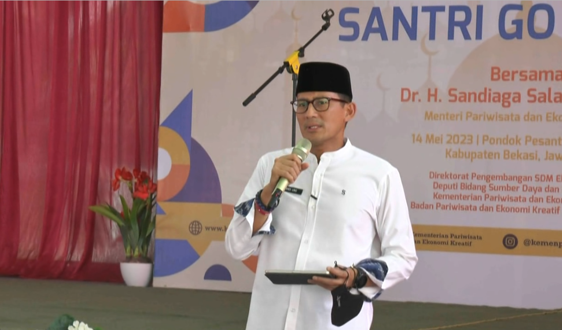 Sandiaga Uno Ajak Buka Peluang Santri Go Digital di Ponpes
