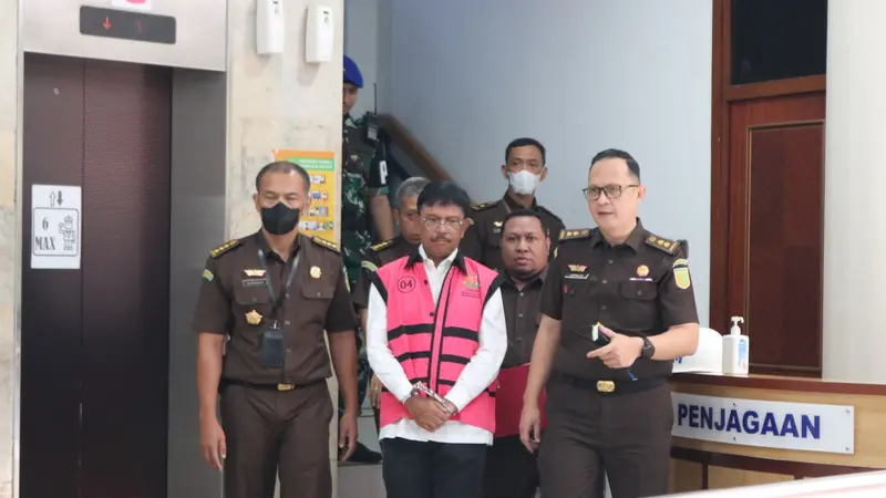 Skandal Jhonny Plate: Uang Korupsi Mengalir ke Gereja dan Universitas