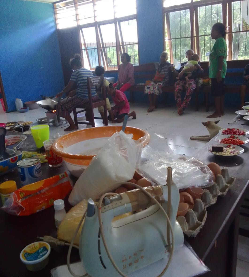 Kreasi Peningkatan Pemberdayaan Perempuan oleh PKK Kampung Inmdi Biak Numfor Papua