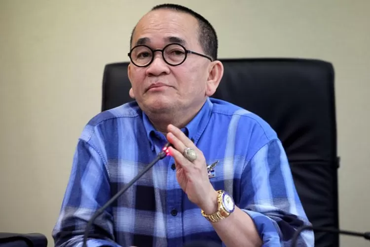 Polri Selalu Dibutuhkan di Jabatan Sipil, Ruhut Sentil Hakim MK Jangan Jadi Katak Dalam Tempurung