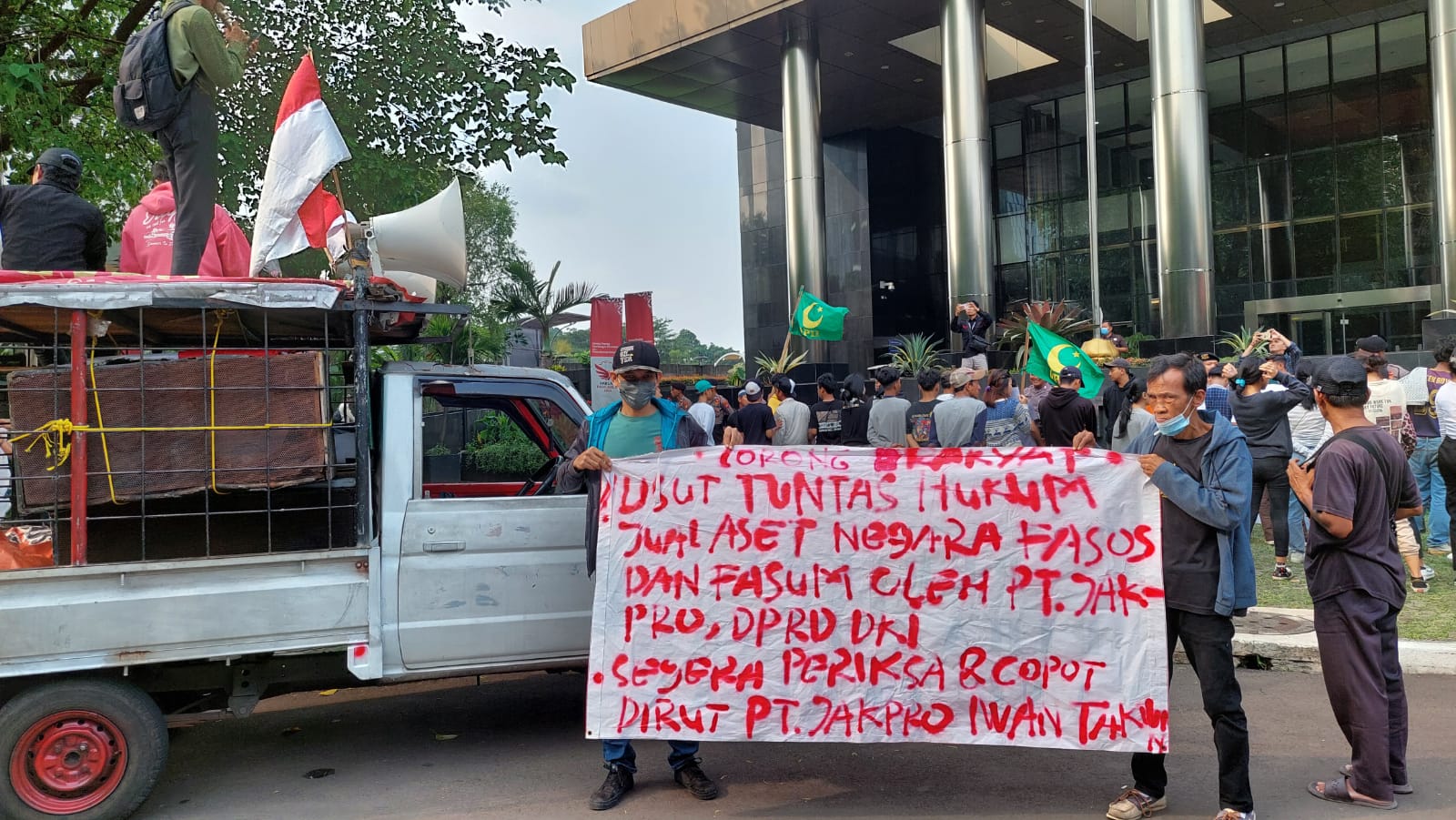 Skandal PT. Jakpro, Diduga Jual Aset Negara Secara Ilegal, Massa Desak KPK ‘Kejar’ Iwan Takwin