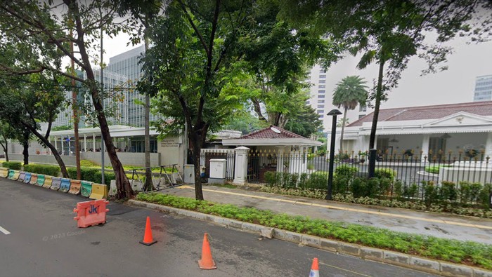 Trotoar Ditutup Keselamatan Pejalan Kaki Terancam, Protes Masyarakat Meningkat
