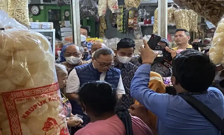 Harga Bawang Putih Bombastis Ditambah Gempar Mafia Perizinan Impor, Zulhas Diam Seribu Bahasa