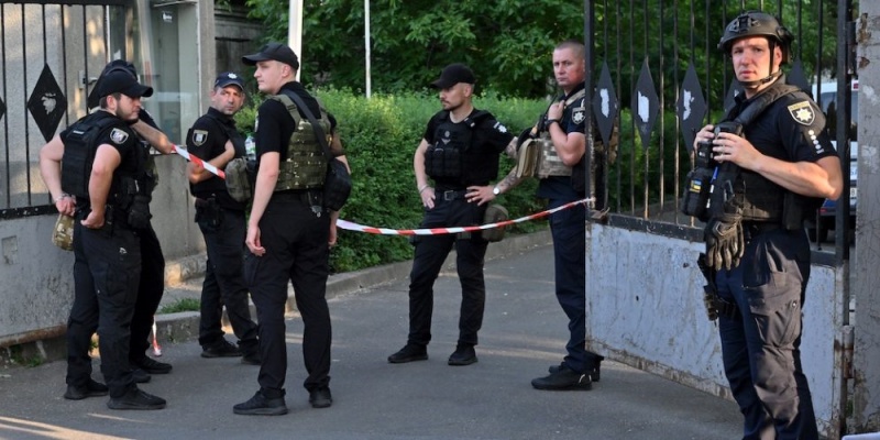 Seorang Pria Meledakkan Diri di Pengadilan Ukraina