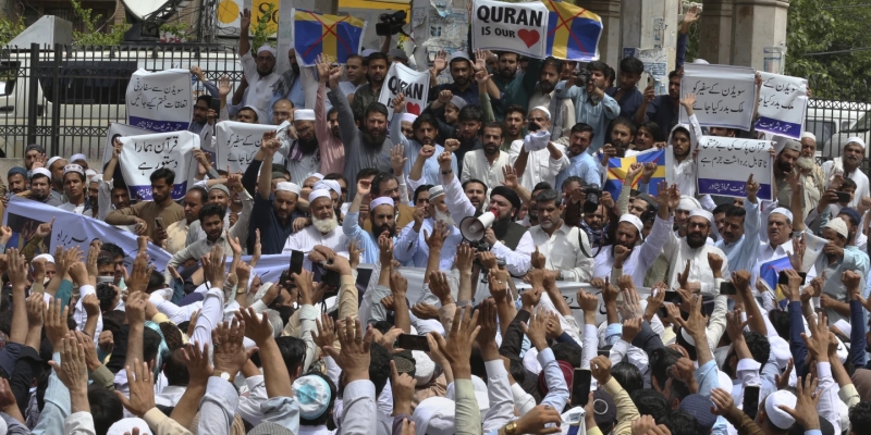 Ribuan Pendemo Beraksi, Kecam Pembakaran Al Qur’an di Swedia