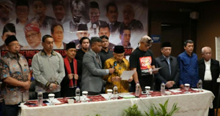 Usai Gaungkan People Power, Amien Rais Bersama Advokat, Ulama & Tokoh Nasional Kini Bacakan Petisi Cabut Mandat Presiden Jokowi