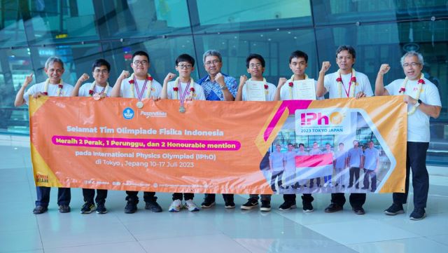 Siswa Indonesia Raih Medali Olimpiade Fisika Internasional IPhO 2023 di Jepang